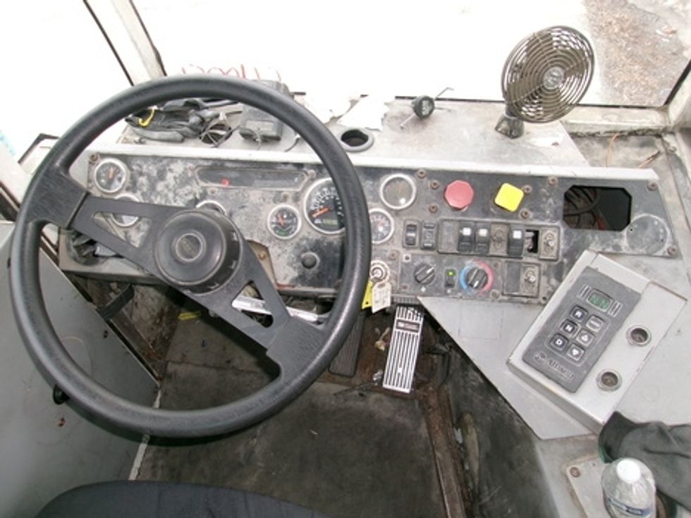 Yard Truck-Heavy Duty Tractors-Autocar-2014-XSPOTTER-Greensboro-NC-51,156\n\t\tmiles-$ 39,250 - Image 9