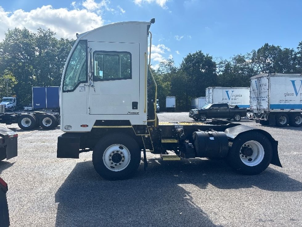 2017 Autocar XSPOTTER Yard Truck