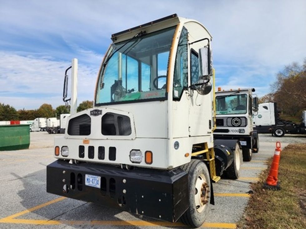 Yard Truck-Heavy Duty Tractors-Autocar-2018-XSPOTTER-Greensboro-NC-248,937\n\t\tmiles-$ 40,000 - Image 10