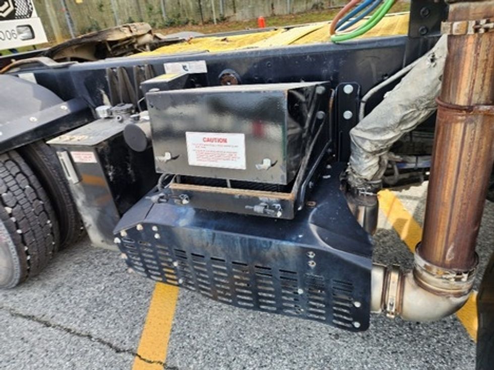 Yard Truck-Heavy Duty Tractors-Autocar-2018-XSPOTTER-Greensboro-NC-248,937\n\t\tmiles-$ 40,000 - Image 11