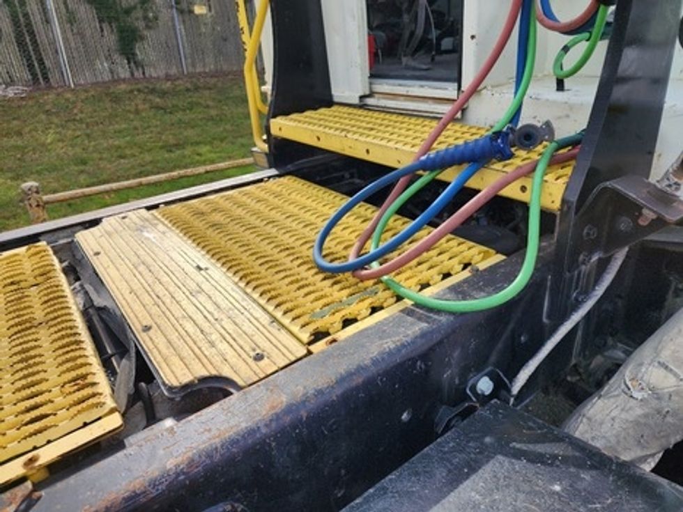 Yard Truck-Heavy Duty Tractors-Autocar-2018-XSPOTTER-Greensboro-NC-248,937\n\t\tmiles-$ 40,000 - Image 12