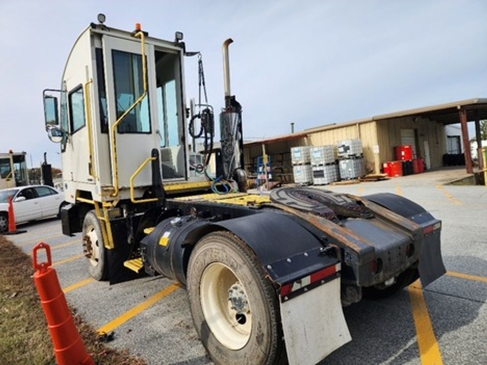 Yard Truck-Heavy Duty Tractors-Autocar-2018-XSPOTTER-Greensboro-NC-248,937\n\t\tmiles-$ 40,000 - Image 4