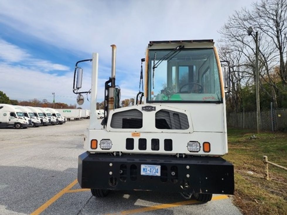 Yard Truck-Heavy Duty Tractors-Autocar-2018-XSPOTTER-Greensboro-NC-248,937\n\t\tmiles-$ 40,000 - Image 9