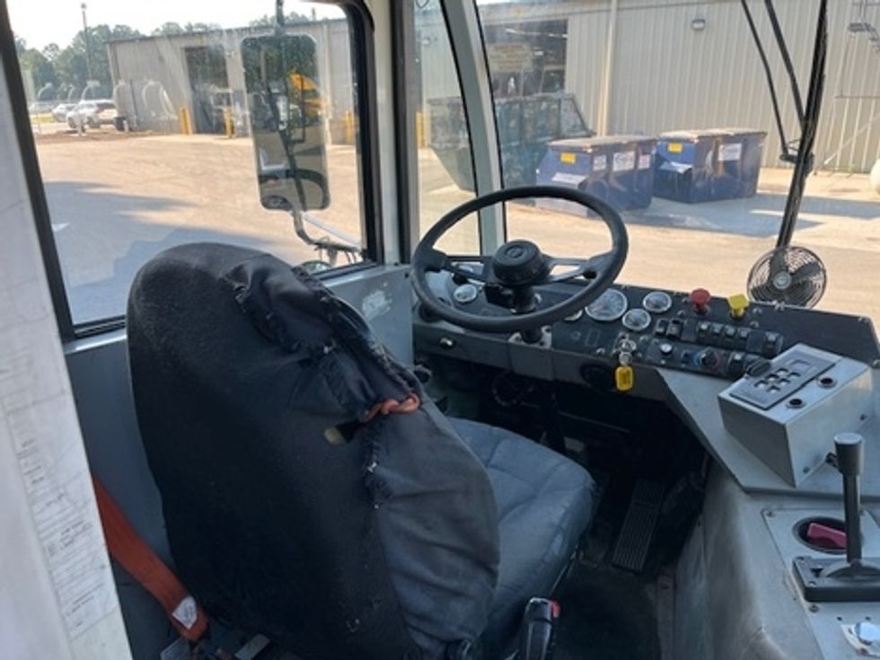 Yard Truck-Heavy Duty Tractors-Autocar-2018-XSPOTTER-Sanford-NC-60,216\n\t\tmiles-$ 53,000 - Image 10