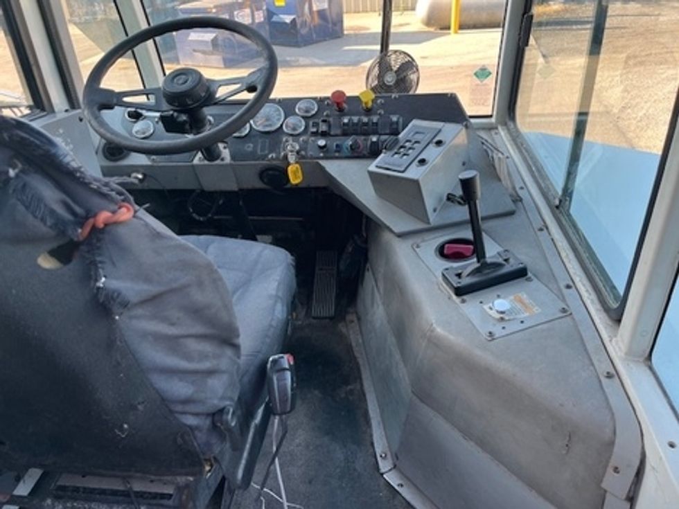 Yard Truck-Heavy Duty Tractors-Autocar-2018-XSPOTTER-Sanford-NC-60,216\n\t\tmiles-$ 53,000 - Image 11