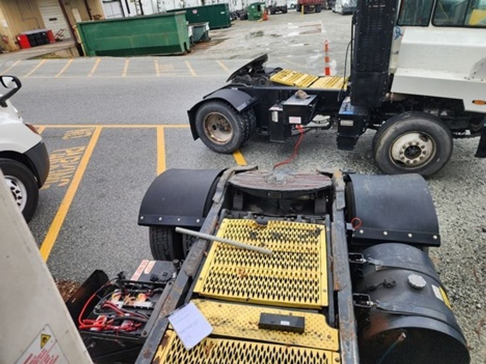 Yard Truck-Heavy Duty Tractors-Autocar-2019-XSPOTTER-Greensboro-NC-41,943\n\t\tmiles-$ 67,500 - Image 17