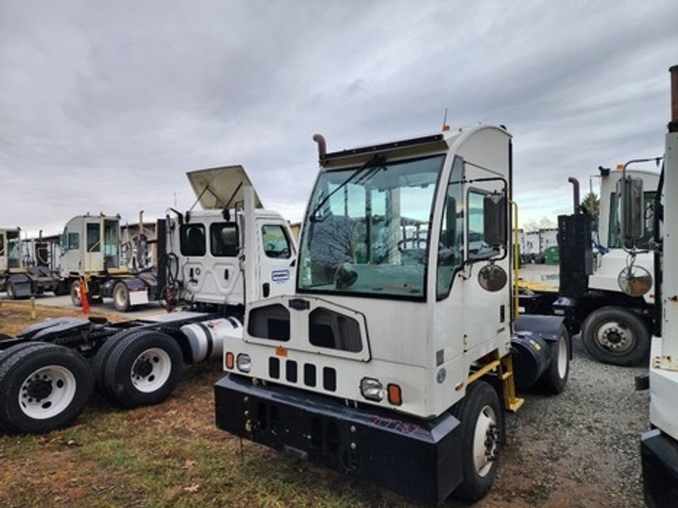 Yard Truck-Heavy Duty Tractors-Autocar-2019-XSPOTTER-Greensboro-NC-41,943\n\t\tmiles-$ 67,500 - Image 3