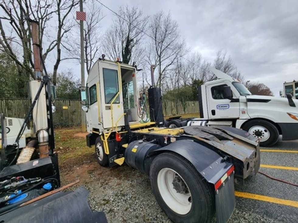 Yard Truck-Heavy Duty Tractors-Autocar-2019-XSPOTTER-Greensboro-NC-41,943\n\t\tmiles-$ 67,500 - Image 5