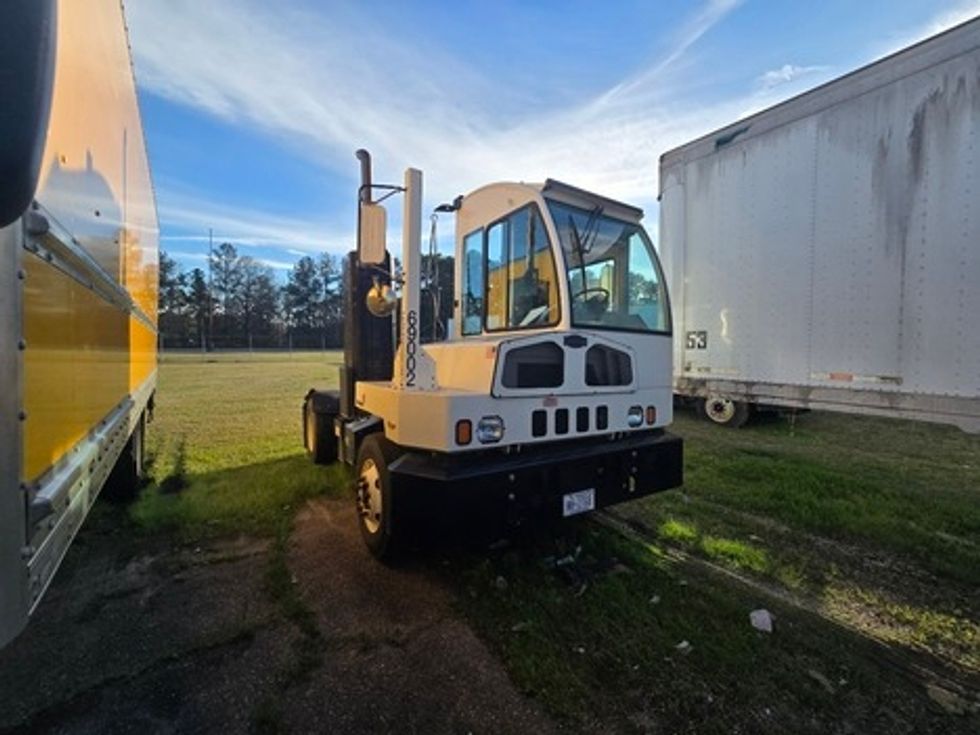 Yard Truck-Heavy Duty Tractors-Autocar-2019-XSPOTTER-Hammond-LA-99,372\n\t\tmiles-$ 63,750 - Image 1
