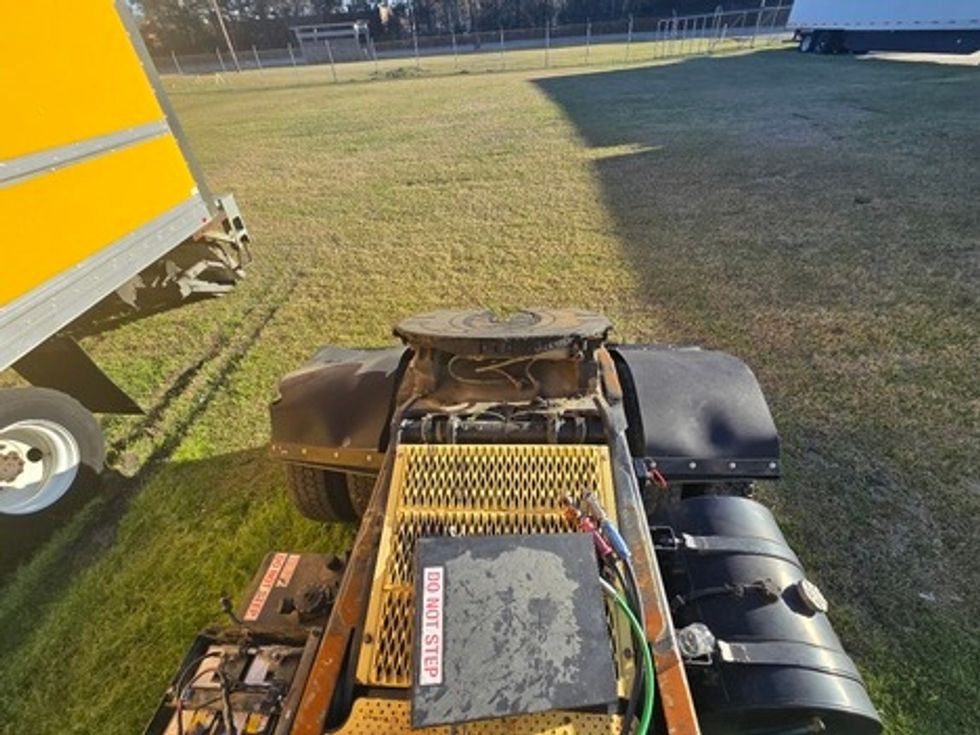 Yard Truck-Heavy Duty Tractors-Autocar-2019-XSPOTTER-Hammond-LA-99,372\n\t\tmiles-$ 63,750 - Image 14