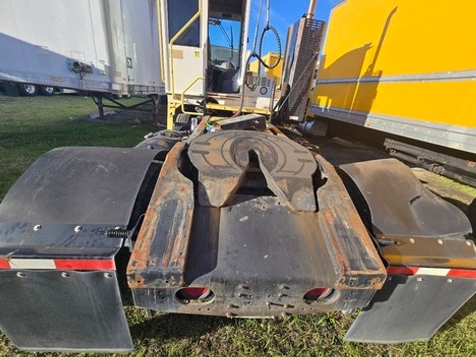 Yard Truck-Heavy Duty Tractors-Autocar-2019-XSPOTTER-Hammond-LA-99,372\n\t\tmiles-$ 63,750 - Image 8