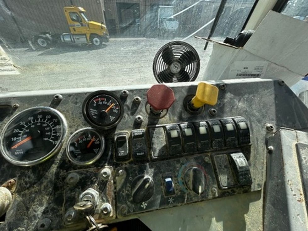 Yard Truck-Heavy Duty Tractors-Autocar-2019-XSPOTTER-Hattiesburg-MS-66,000\n\t\tmiles-$ 62,250 - Image 10