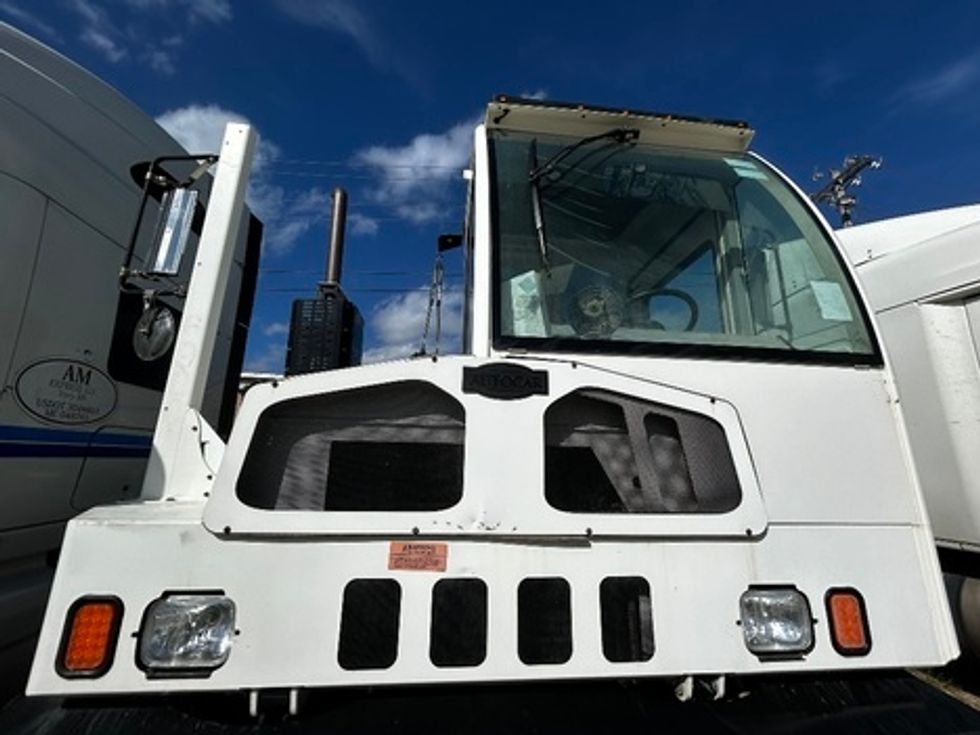 Yard Truck-Heavy Duty Tractors-Autocar-2019-XSPOTTER-Hattiesburg-MS-66,000\n\t\tmiles-$ 62,250 - Image 16