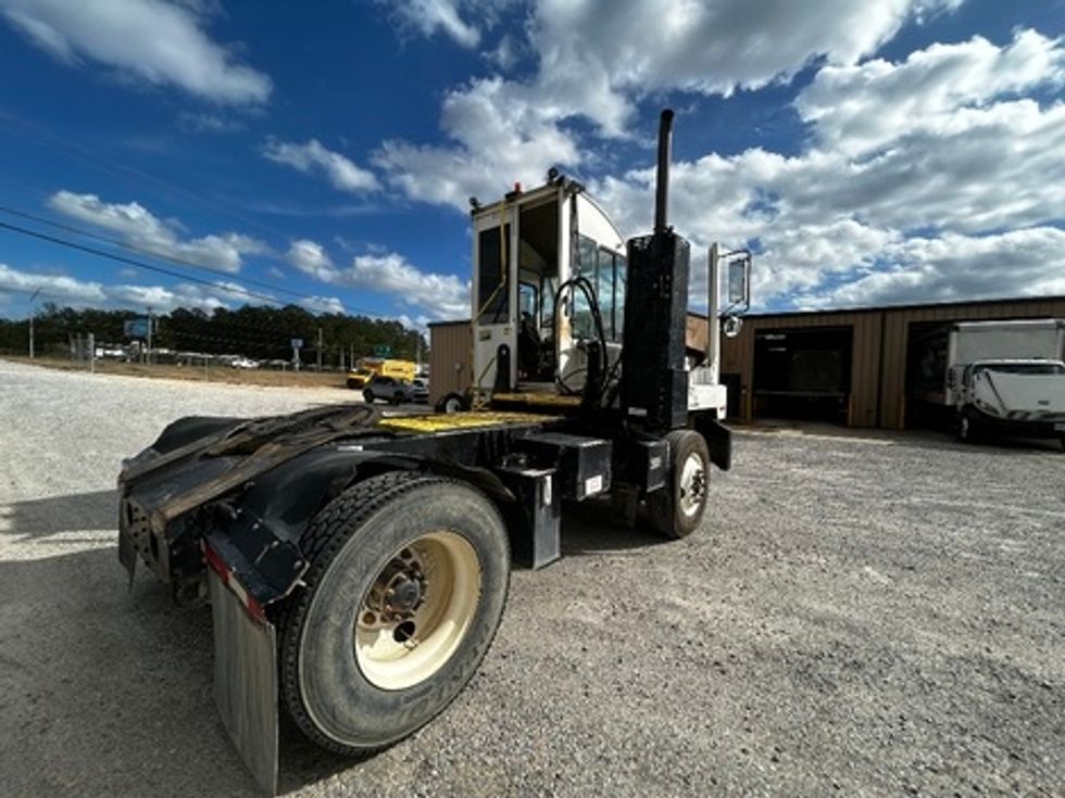Yard Truck-Heavy Duty Tractors-Autocar-2019-XSPOTTER-Hattiesburg-MS-66,000\n\t\tmiles-$ 62,250 - Image 7