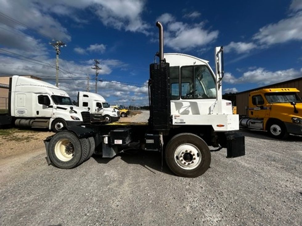 Yard Truck-Heavy Duty Tractors-Autocar-2019-XSPOTTER-Hattiesburg-MS-66,000\n\t\tmiles-$ 62,250 - Image 8