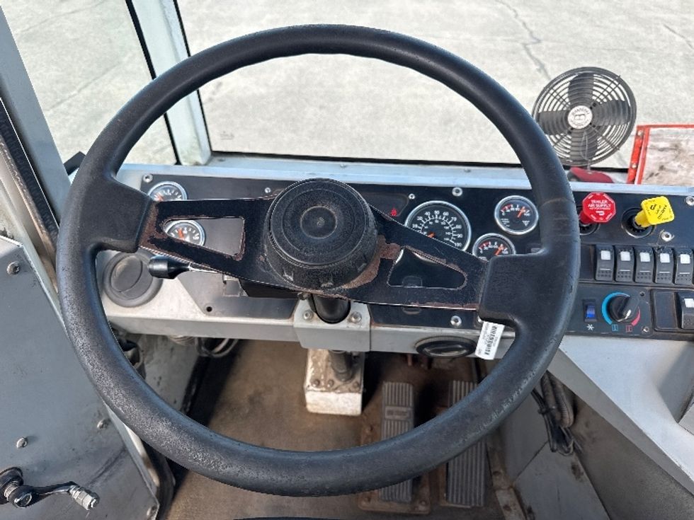 Yard Truck-Heavy Duty Tractors-Autocar-2020-ACTT42-Kalamazoo-MI-49,880\n\t\tmiles-$ 68,750 - Image 11