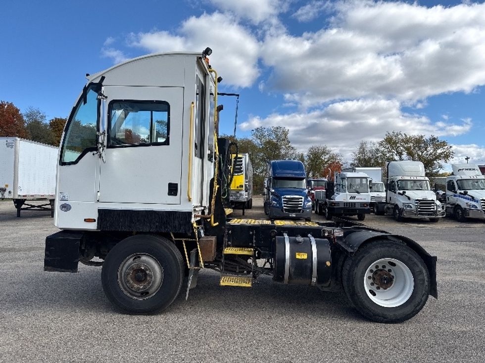 Yard Truck-Heavy Duty Tractors-Autocar-2020-ACTT42-Kalamazoo-MI-49,880\n\t\tmiles-$ 68,750 - Image 4