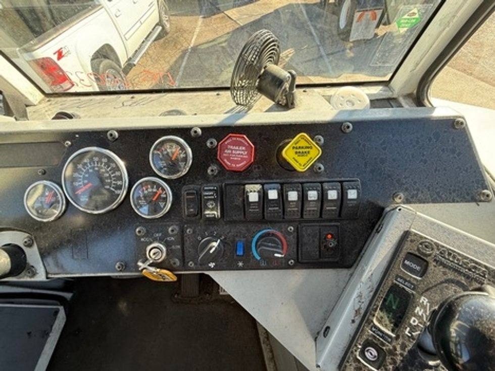 Yard Truck-Heavy Duty Tractors-Autocar-2020-XSPOTTER-Belden-MS-65,894\n\t\tmiles-$ 72,000 - Image 19