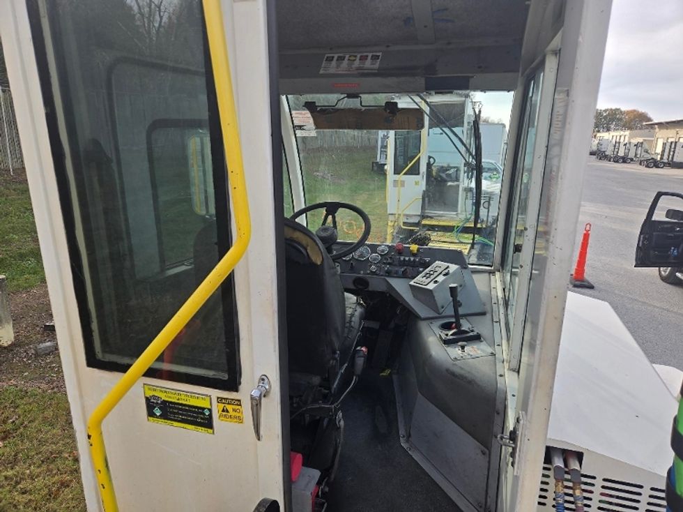 Yard Truck-Heavy Duty Tractors-Autocar-2020-XSPOTTER-Greensboro-NC-0\n\t\tmiles-$ 80,000 - Image 7