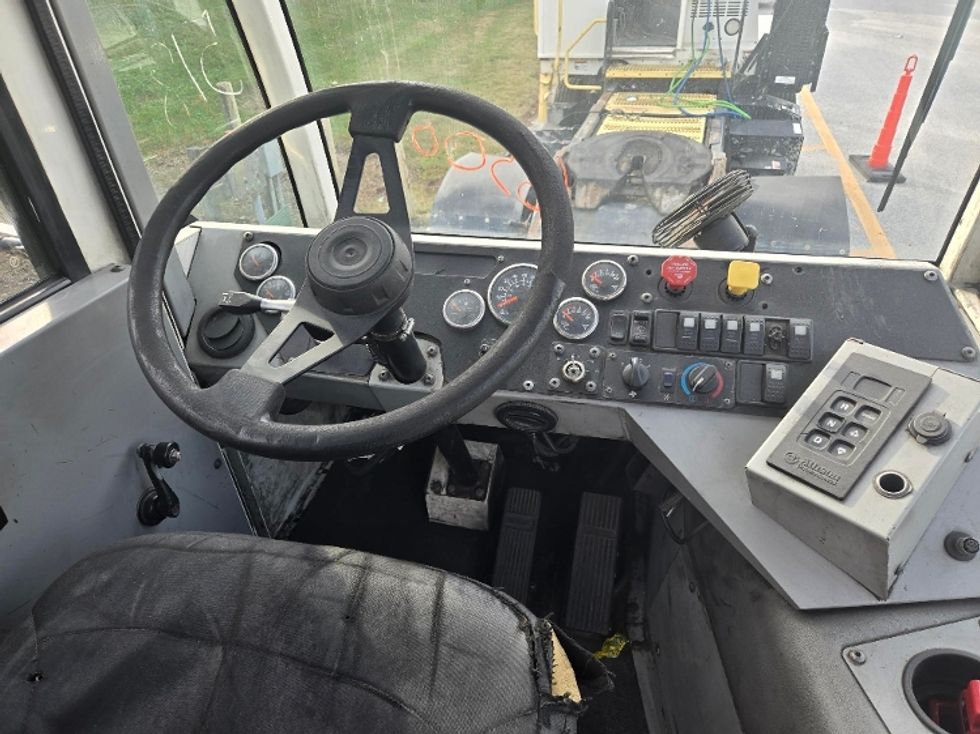 Yard Truck-Heavy Duty Tractors-Autocar-2020-XSPOTTER-Greensboro-NC-0\n\t\tmiles-$ 80,000 - Image 8