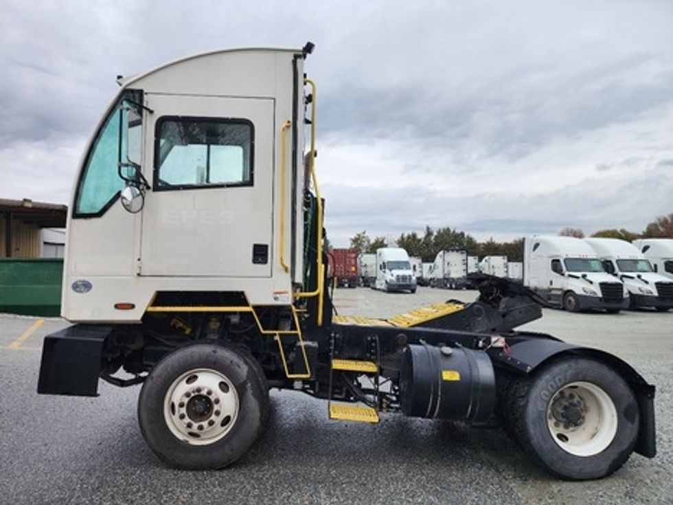 Yard Truck-Heavy Duty Tractors-Autocar-2020-XSPOTTER-Greensboro-NC-24,799\n\t\tmiles-$ 60,000 - Image 2