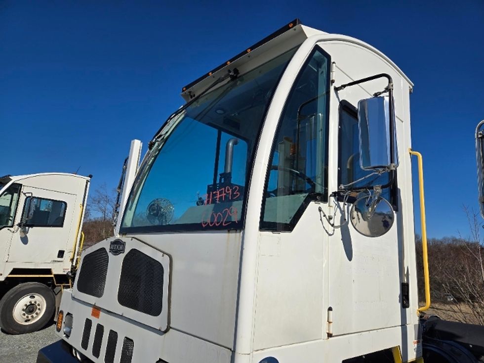 Yard Truck-Heavy Duty Tractors-Autocar-2020-XSPOTTER-Greensboro-NC-35,443\n\t\tmiles-$ 60,000 - Image 2