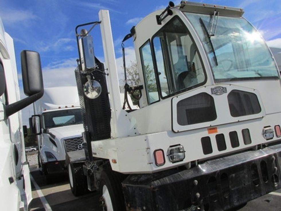 Yard Truck-Heavy Duty Tractors-Autocar-2020-XSPOTTER-Lithia Springs-GA-31,326\n\t\tmiles-$ 64,000 - Image 3
