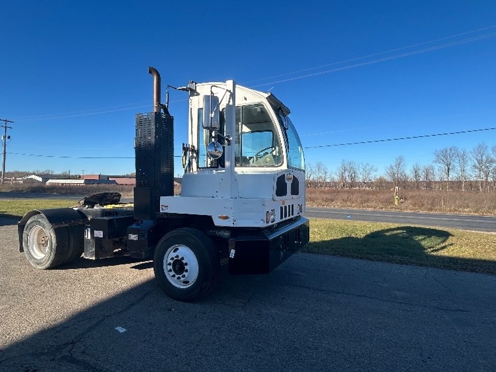 Yard Truck-Heavy Duty Tractors-Autocar-2022-ACTT42-Battle Creek-MI-57,432\n\t\tmiles-$ 89,250 - Image 1