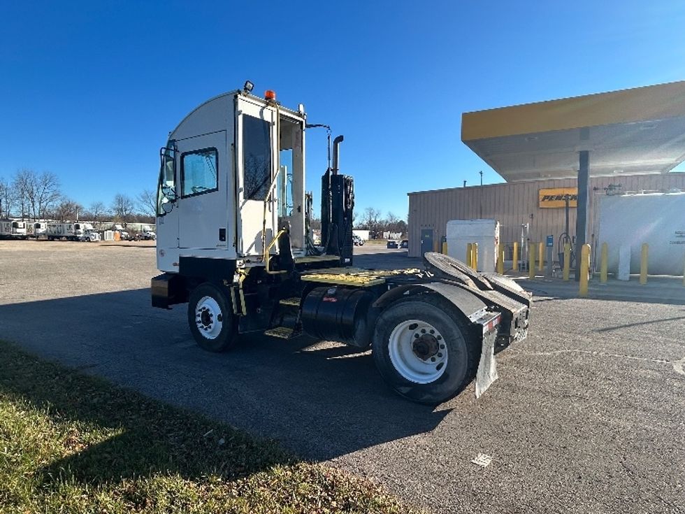 Yard Truck-Heavy Duty Tractors-Autocar-2022-ACTT42-Battle Creek-MI-57,432\n\t\tmiles-$ 89,250 - Image 5
