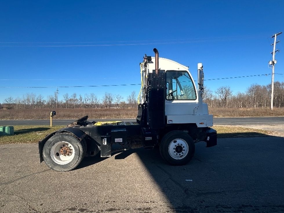 Yard Truck-Heavy Duty Tractors-Autocar-2022-ACTT42-Battle Creek-MI-57,432\n\t\tmiles-$ 89,250 - Image 8