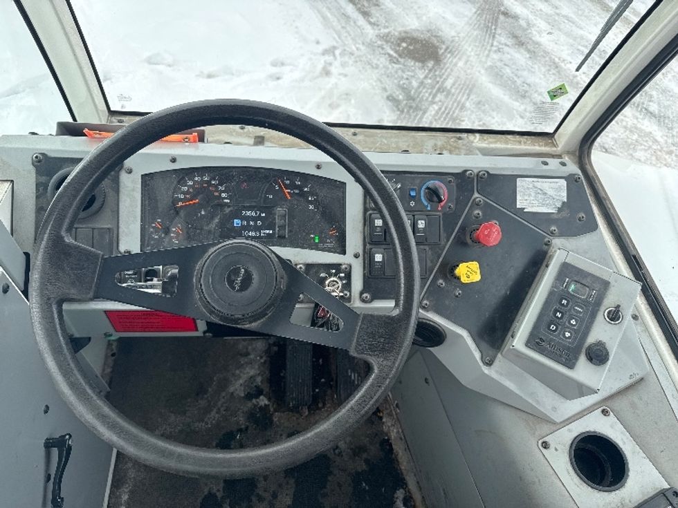 Yard Truck-Heavy Duty Tractors-Autocar-2022-ACTT42-Kalamazoo-MI-2,573\n\t\tmiles-$ 96,500 - Image 10