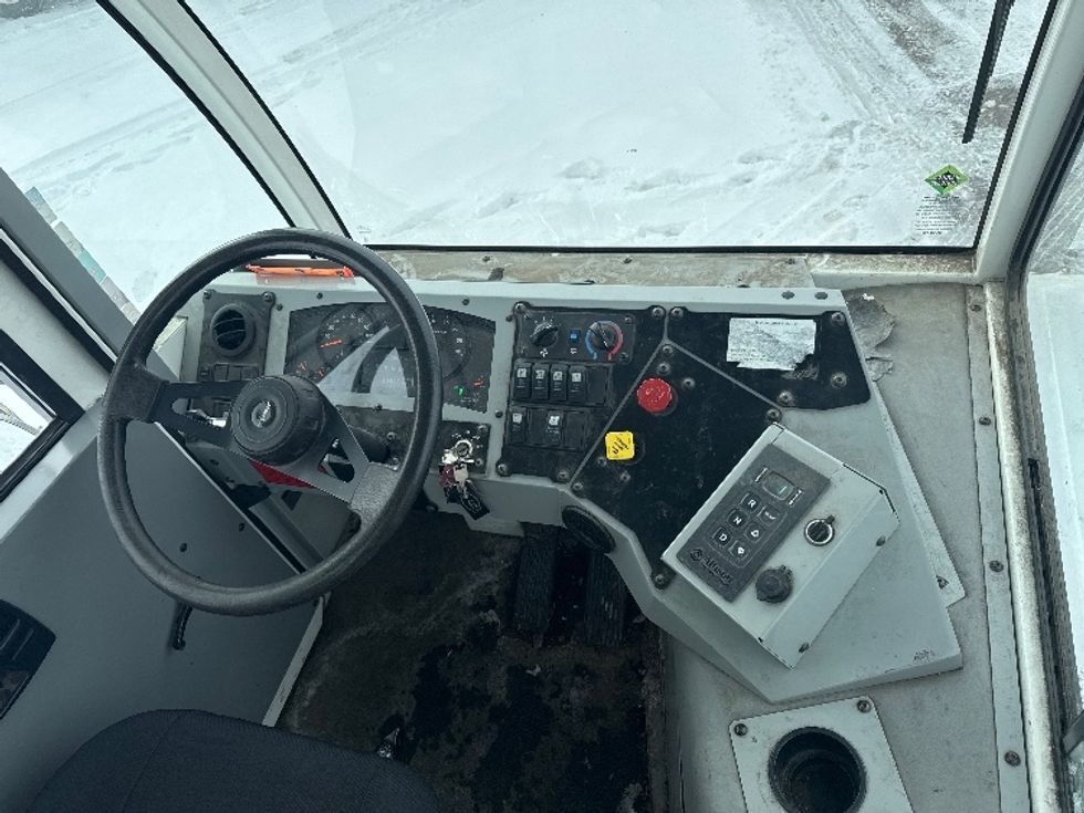 Yard Truck-Heavy Duty Tractors-Autocar-2022-ACTT42-Kalamazoo-MI-2,573\n\t\tmiles-$ 96,500 - Image 11