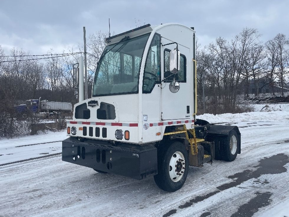 Yard Truck-Heavy Duty Tractors-Autocar-2022-ACTT42-Kalamazoo-MI-2,573\n\t\tmiles-$ 96,500 - Image 3