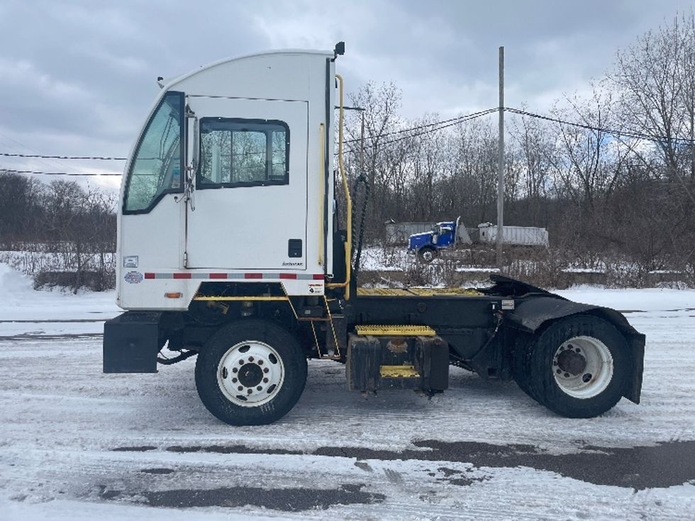 Yard Truck-Heavy Duty Tractors-Autocar-2022-ACTT42-Kalamazoo-MI-2,573\n\t\tmiles-$ 96,500 - Image 4