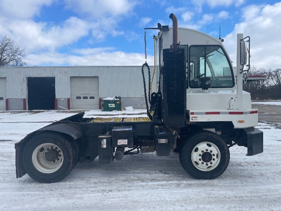 Yard Truck-Heavy Duty Tractors-Autocar-2022-ACTT42-Kalamazoo-MI-2,573\n\t\tmiles-$ 96,500 - Image 8