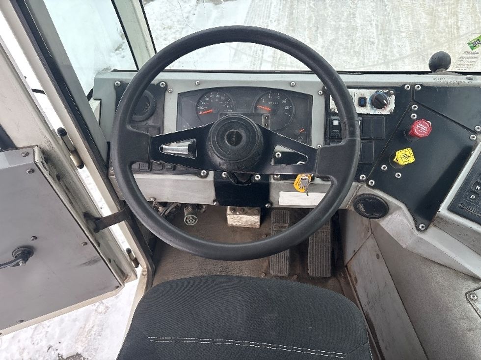 Yard Truck-Heavy Duty Tractors-Autocar-2022-ACTT42-Kalamazoo-MI-31,007\n\t\tmiles-$ 97,500 - Image 11