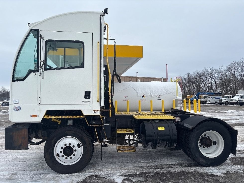 Yard Truck-Heavy Duty Tractors-Autocar-2022-ACTT42-Kalamazoo-MI-31,007\n\t\tmiles-$ 97,500 - Image 4