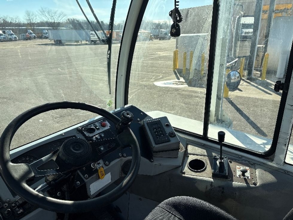 Yard Truck-Heavy Duty Tractors-Autocar-2022-ACTT42-Kalamazoo-MI-59,514\n\t\tmiles-$ 94,750 - Image 10