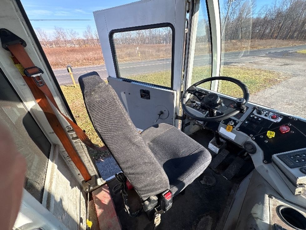 Yard Truck-Heavy Duty Tractors-Autocar-2022-ACTT42-Kalamazoo-MI-59,514\n\t\tmiles-$ 94,750 - Image 13