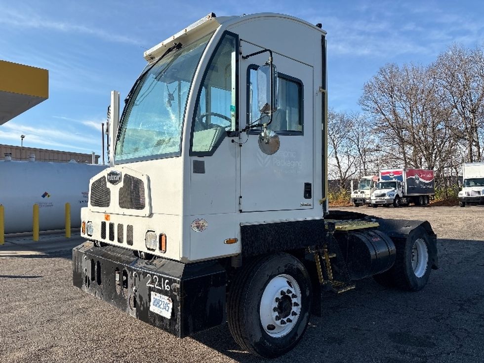 Yard Truck-Heavy Duty Tractors-Autocar-2022-ACTT42-Kalamazoo-MI-59,514\n\t\tmiles-$ 94,750 - Image 3