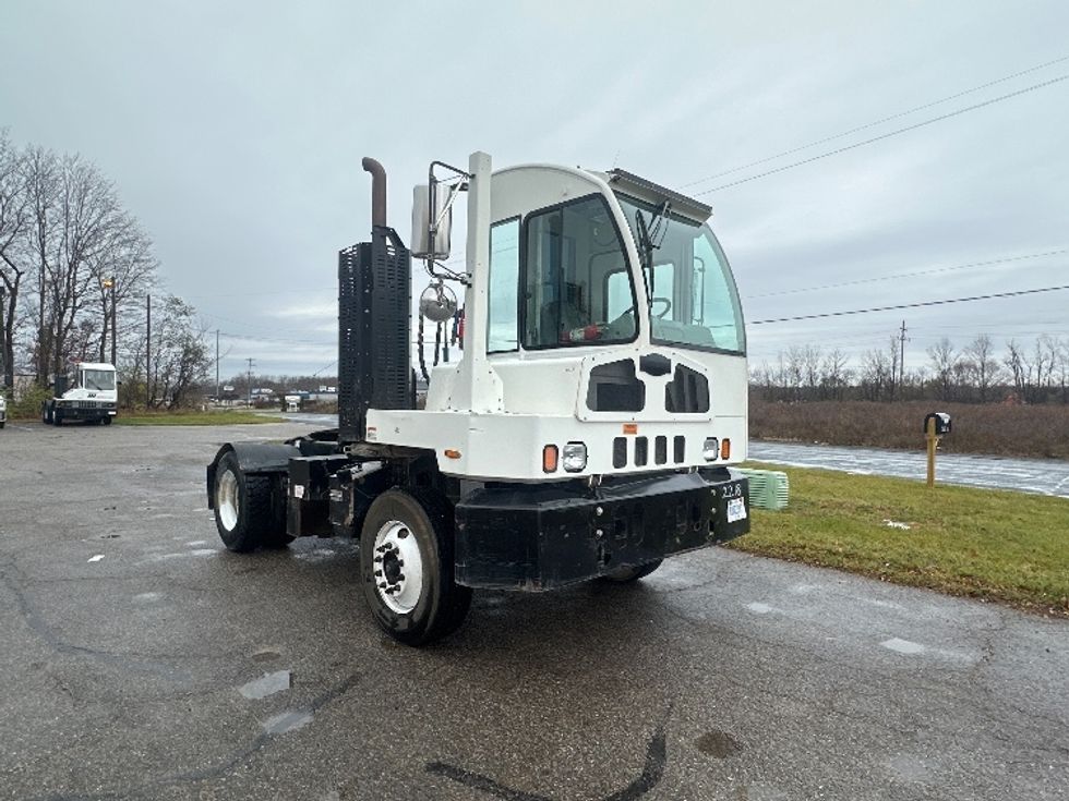 Yard Truck-Heavy Duty Tractors-Autocar-2022-ACTT42-Kalamazoo-MI-61,625\n\t\tmiles-$ 88,750 - Image 1