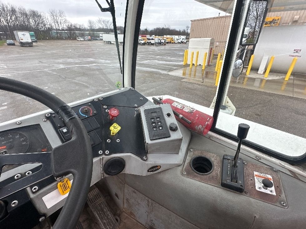 Yard Truck-Heavy Duty Tractors-Autocar-2022-ACTT42-Kalamazoo-MI-61,625\n\t\tmiles-$ 88,750 - Image 12