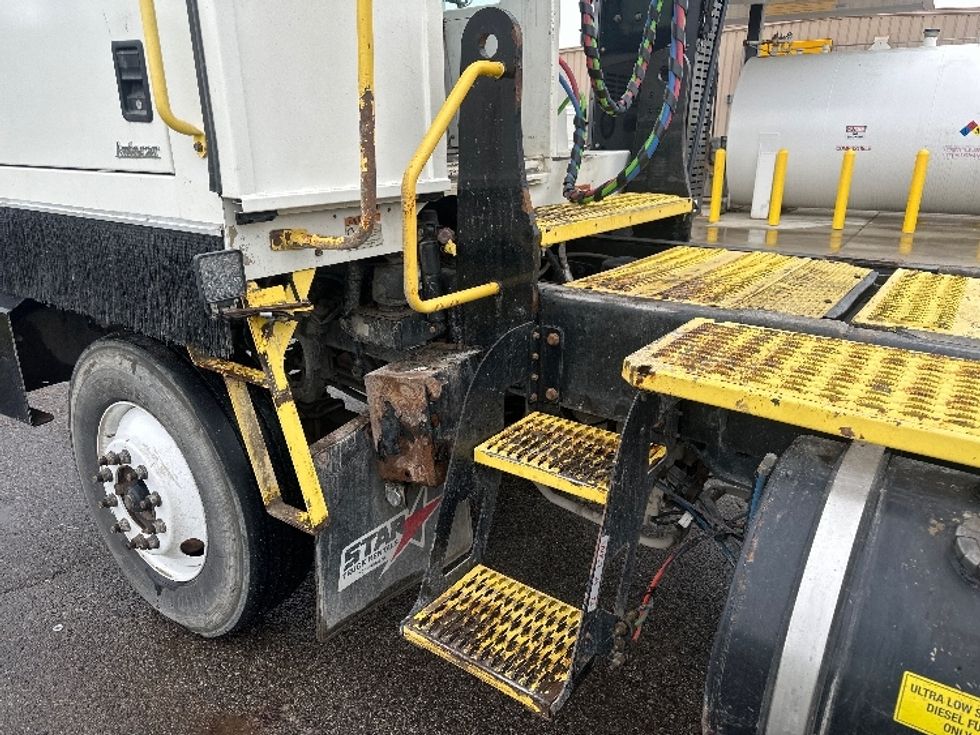 Yard Truck-Heavy Duty Tractors-Autocar-2022-ACTT42-Kalamazoo-MI-61,625\n\t\tmiles-$ 88,750 - Image 18