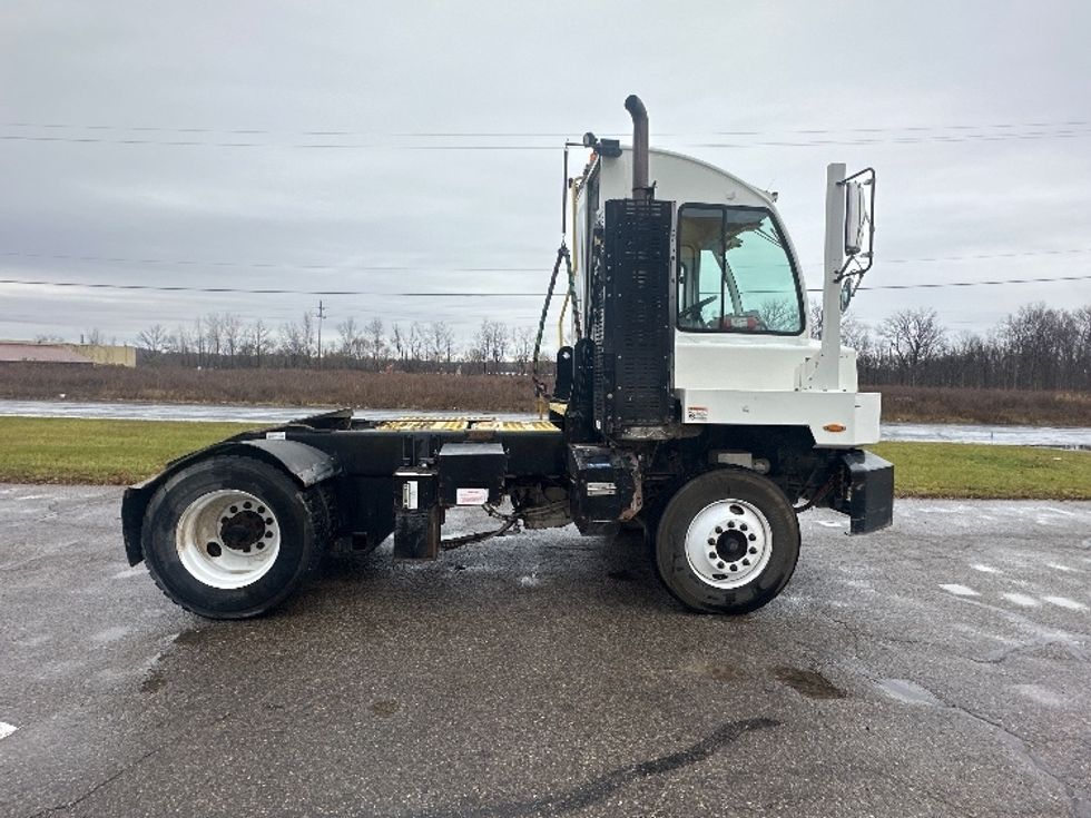 Yard Truck-Heavy Duty Tractors-Autocar-2022-ACTT42-Kalamazoo-MI-61,625\n\t\tmiles-$ 88,750 - Image 8