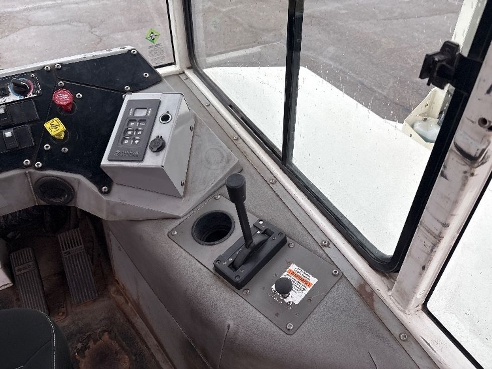 Yard Truck-Heavy Duty Tractors-Autocar-2022-ACTT42-Kalamazoo-MI-64,176\n\t\tmiles-$ 88,250 - Image 12