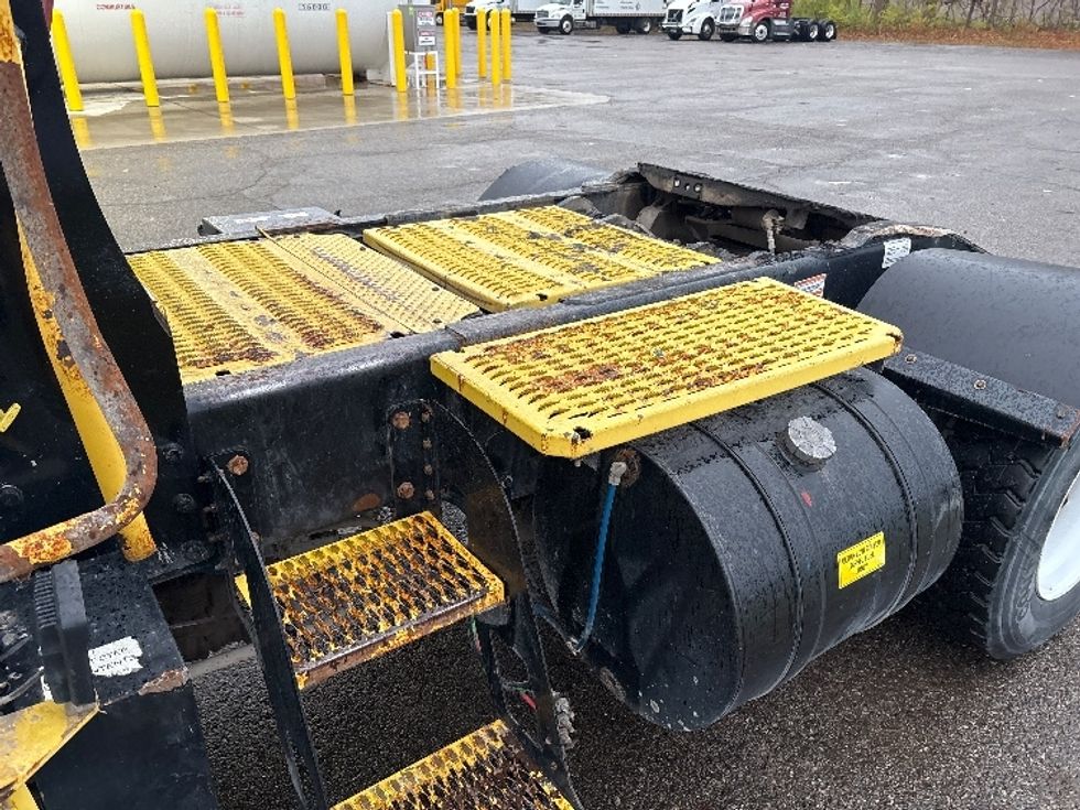 Yard Truck-Heavy Duty Tractors-Autocar-2022-ACTT42-Kalamazoo-MI-64,176\n\t\tmiles-$ 88,250 - Image 15