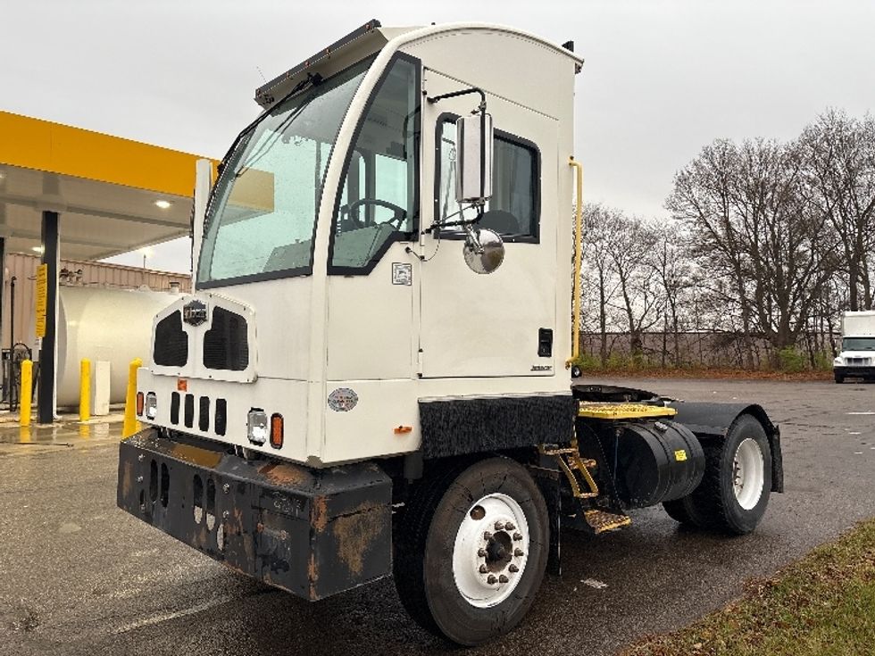 Yard Truck-Heavy Duty Tractors-Autocar-2022-ACTT42-Kalamazoo-MI-64,176\n\t\tmiles-$ 88,250 - Image 3