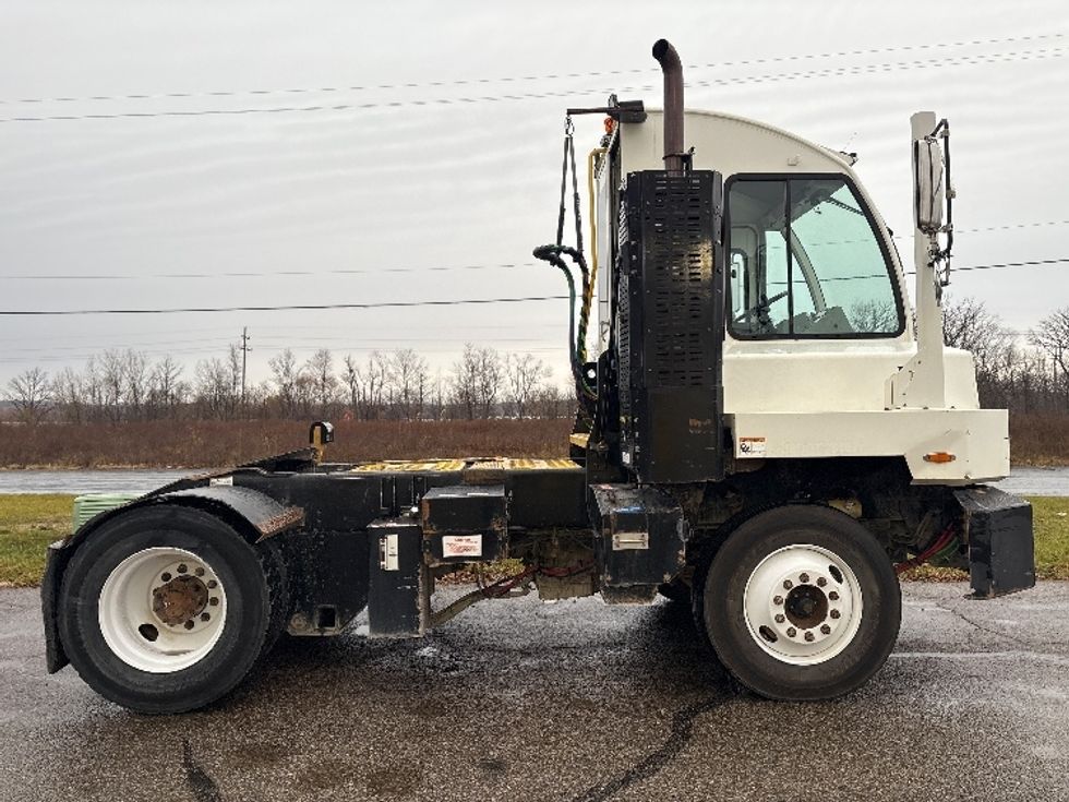 Yard Truck-Heavy Duty Tractors-Autocar-2022-ACTT42-Kalamazoo-MI-64,176\n\t\tmiles-$ 88,250 - Image 8