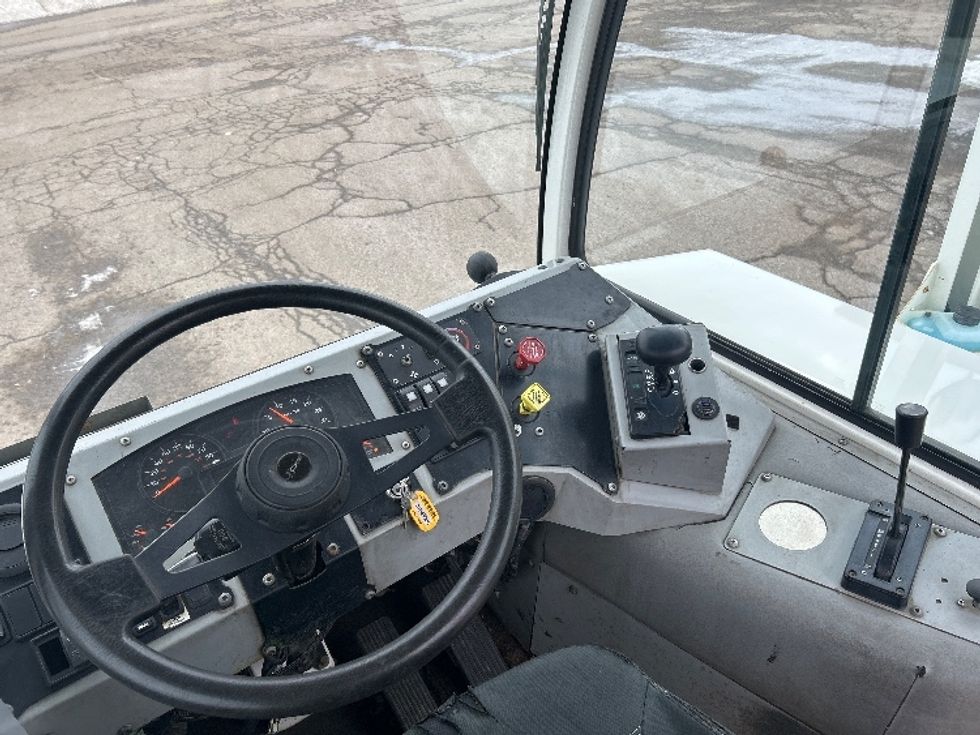 Yard Truck-Heavy Duty Tractors-Autocar-2023-ACTT42-Cadillac-MI-36,972\n\t\tmiles-$ 110,250 - Image 11