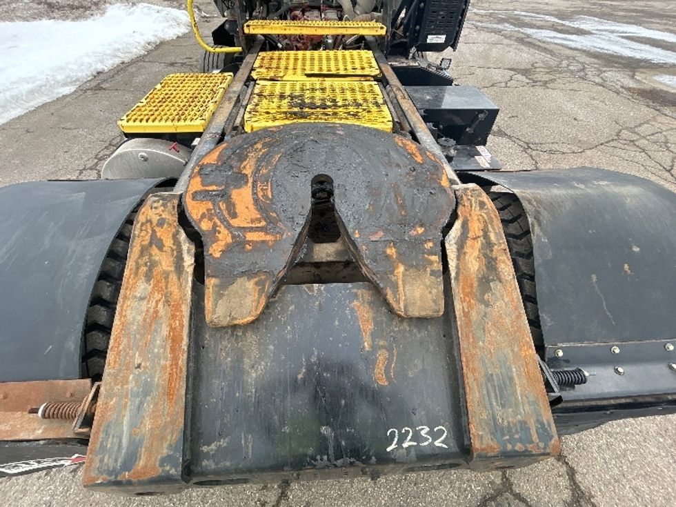 Yard Truck-Heavy Duty Tractors-Autocar-2023-ACTT42-Cadillac-MI-36,972\n\t\tmiles-$ 110,250 - Image 18